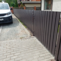 vertikaalne-varvitud-lippaed-tartus-005